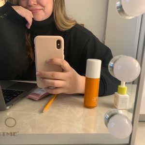 Meet your Posher, Leslie